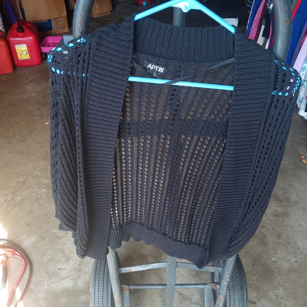 Black short sweater